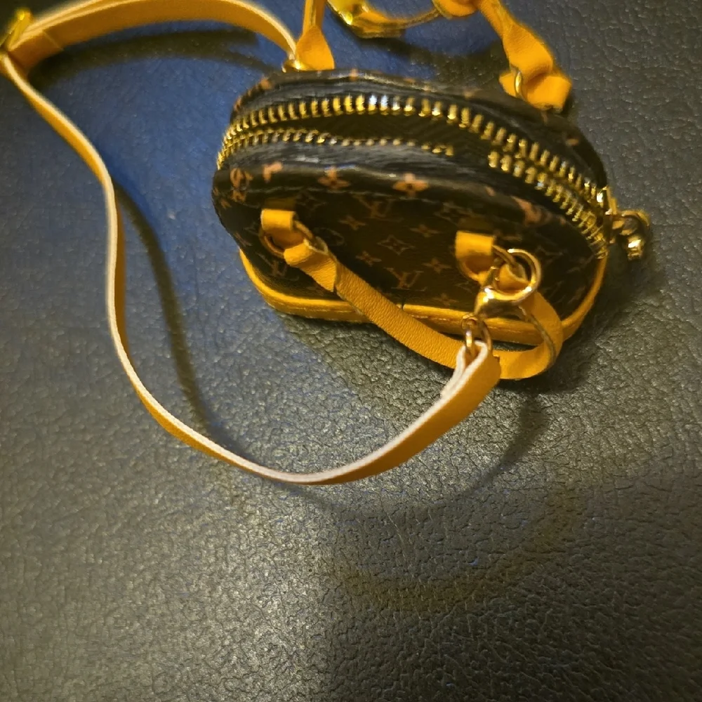 Labubu Dome Style Purse - Picture 2 of 2